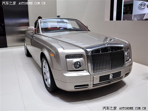 Car home Rolls-Royce Phantom 2010 6.7 soft top convertible.